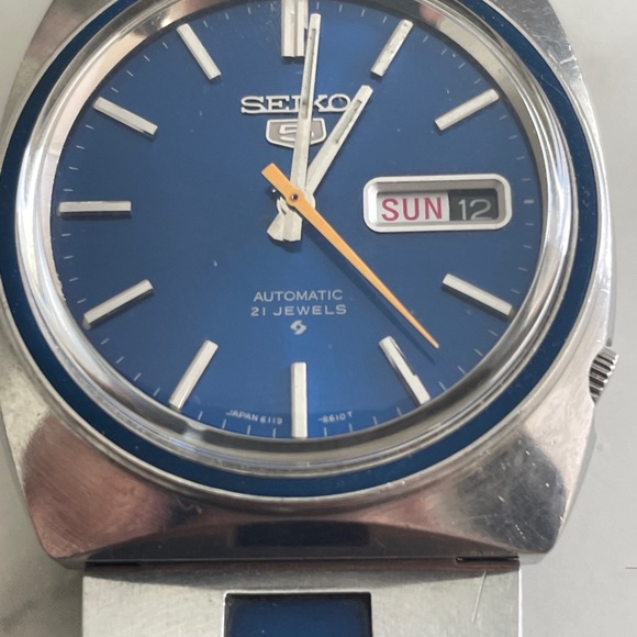Vintage Seiko 5 automatic day date 6119 8490 Japan Blue w Original Enamel Band - Picture 2 of 9